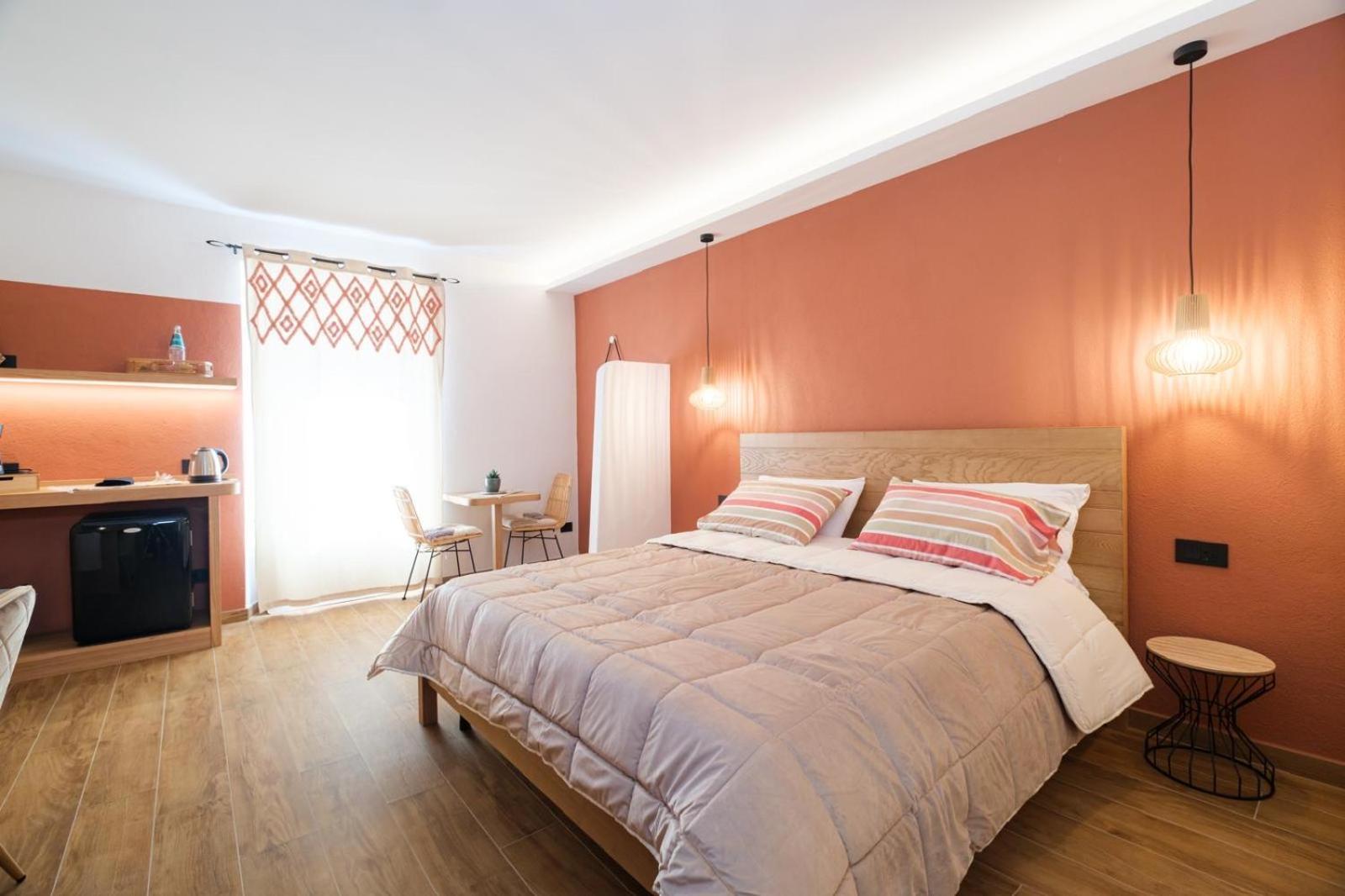 In Centro Da Carlotta Hotel Olbia Bagian luar foto